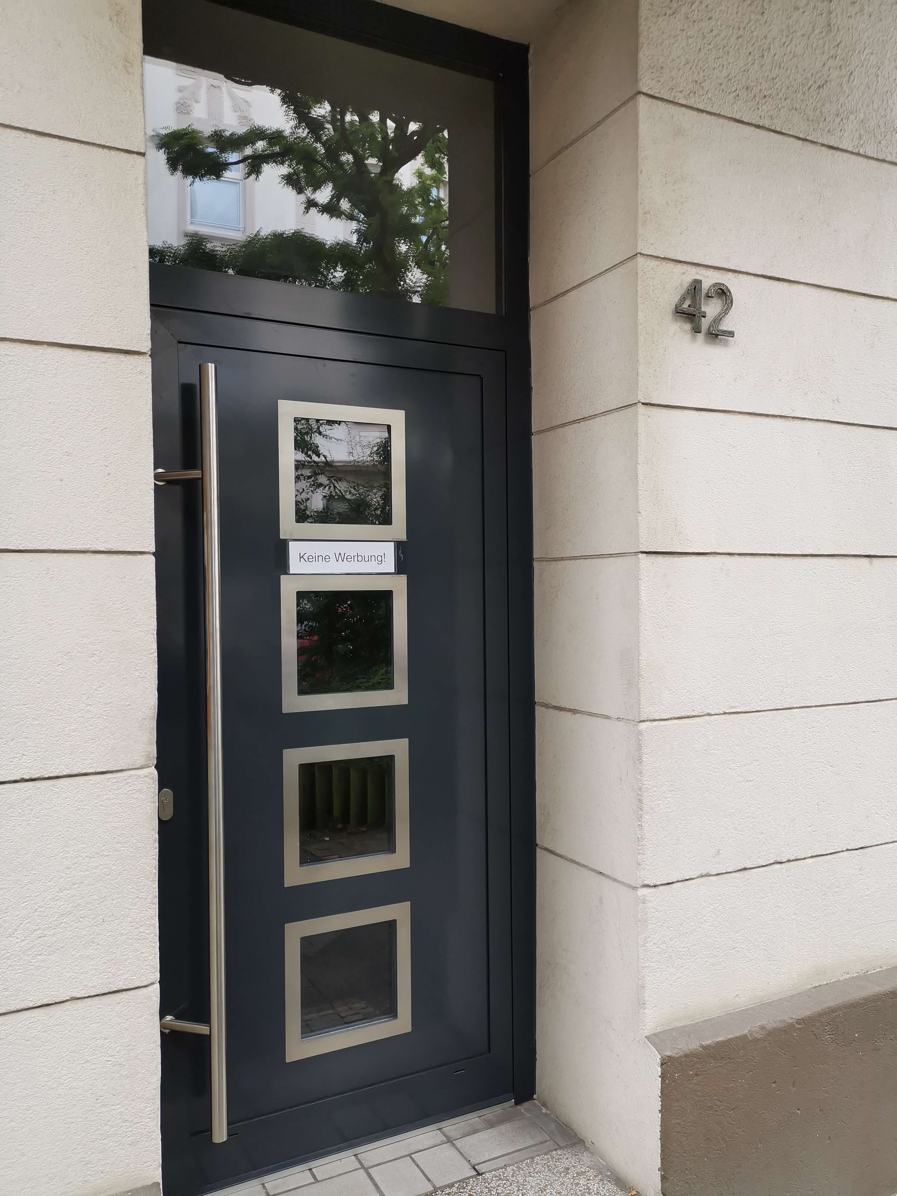 Neue Hauseingangstür nachher